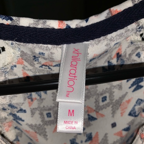 ||Patterned shirt|| - Picture 4 of 4